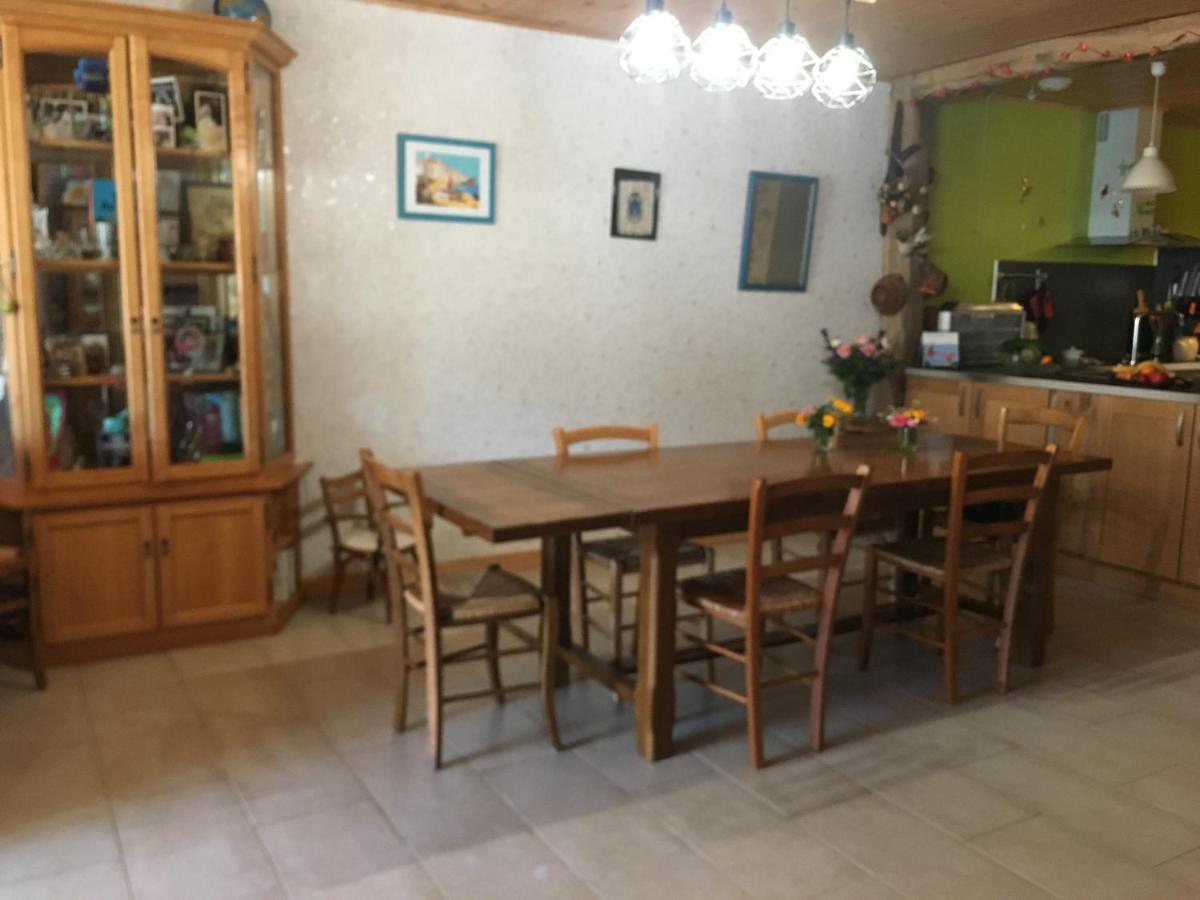 Plein Pied Village Montrond  Zewnętrze zdjęcie